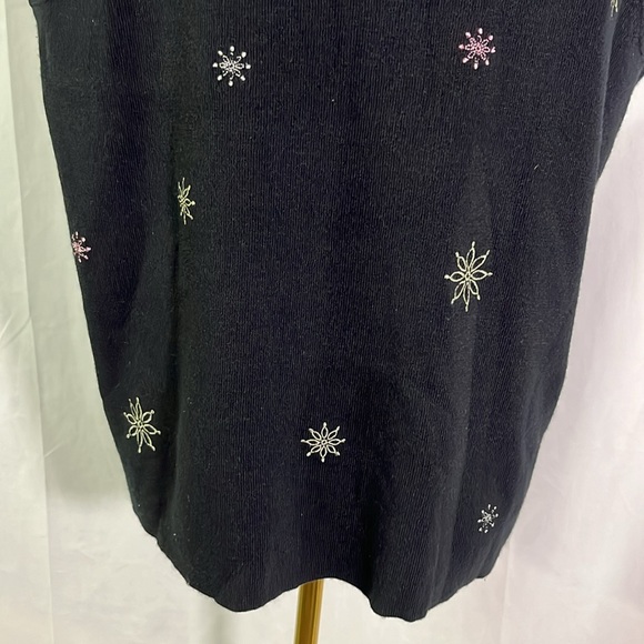CJ Banks Black Embroidered Snowflake Print Sleeveless Shell Sweater - Picture 13 of 16